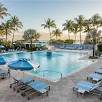 Oceanside Hotel And Suites 